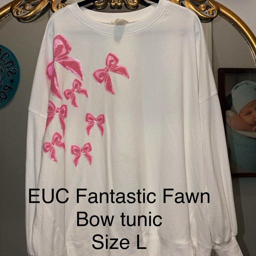 Fantastic Fawn White Tunic with Pink Bows